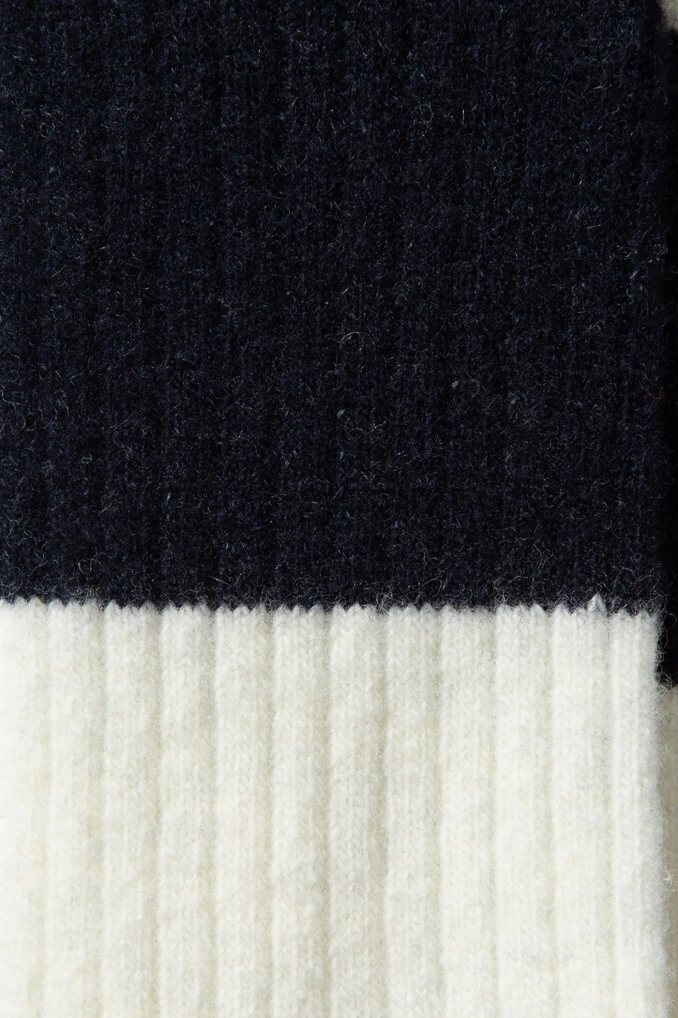Hot Archer Socks Plain Off White Men Accessories